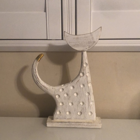 Hand Carved Wooden Cat - Picture 2 of 3